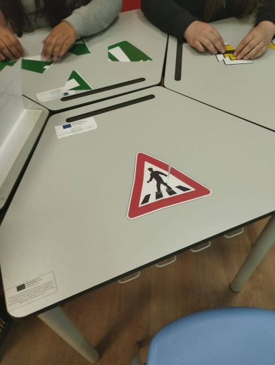 ПЪРВО МЯСТО НА ОБЩИНСКИЯ КРЪГ НА ВИКТОРИНАТА "ДА ЗАПАЗИМ ДЕЦАТА НА ПЪТЯ" 7